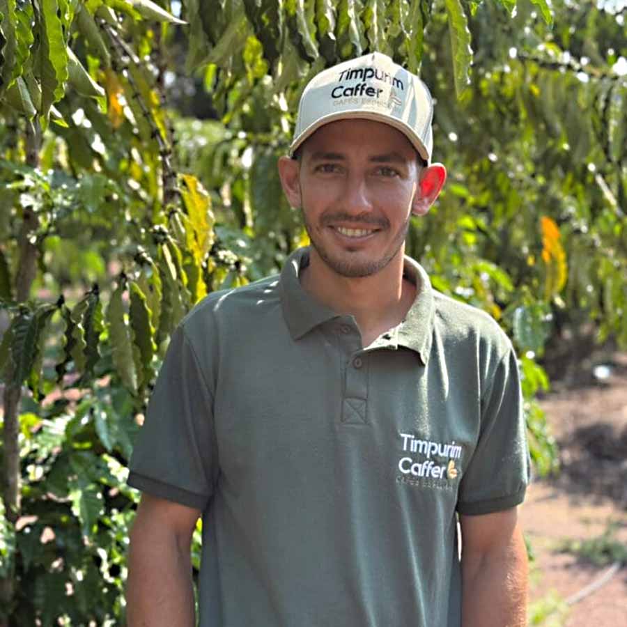 Felipe Caffer, juntamente com a sua família, tem tradição na produção de cafés especiais no Acre. Foto: Cedida produtores cafe acre 004