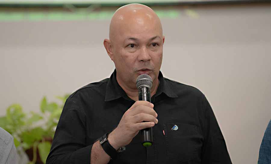 José Adriano, destacou a importância de fortalecer o diálogo com os produtores rurais. Foto: Alefson Oliveira/Secom governo plataforma 006