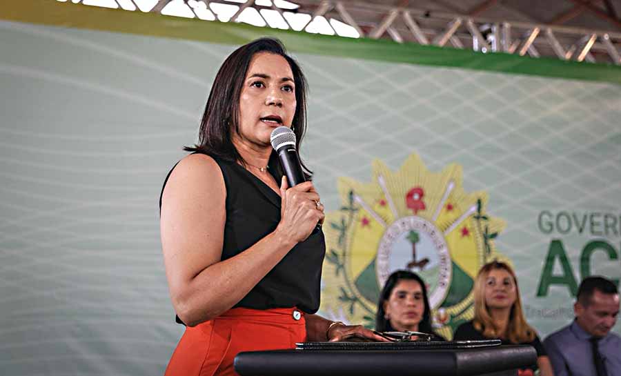 Mailza agradeceu o trabalho das entidades da sociedade civil: “Agradeço a todos que se dispõem a trabalhar em parceria com a nossa gestão. Essas ações fazem toda a diferença para quem vive em situação de vulnerabilidade social”. Foto: José Caminha/Secom acoes sociais 004