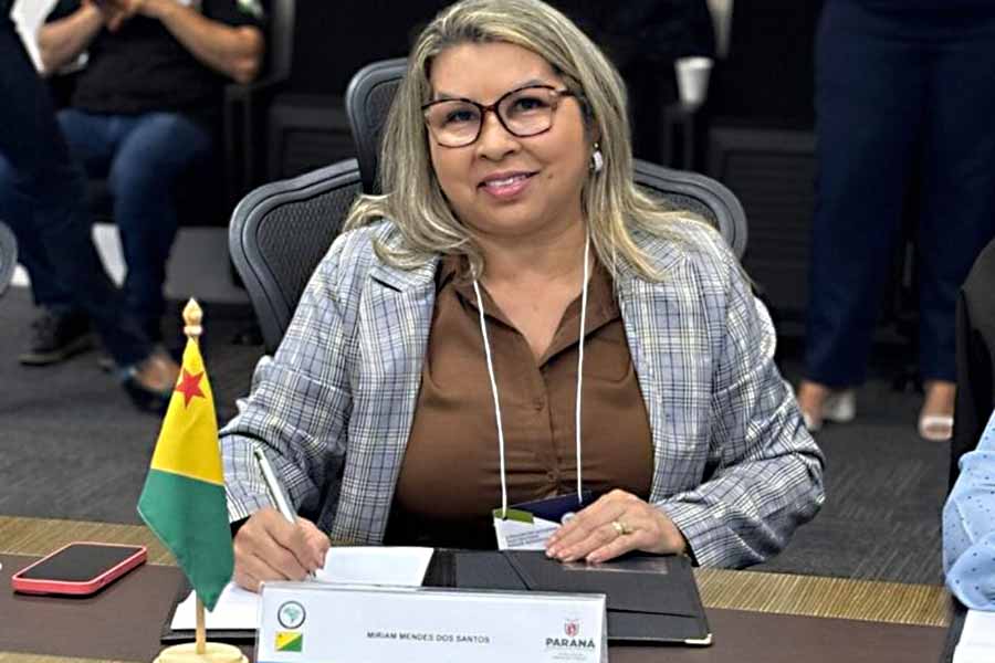 Coordenadora do Disque Denúncia 181 do Cicc explica como o encontro é importante para o centro, pois realiza uma troca de experiência com outros estados em relação ao Disque Denúncia. Foto: cedida workshop disk denuncia 002