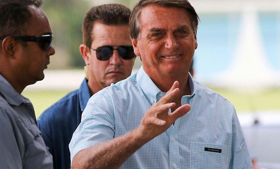 “Eu não defino preço da Petrobras”, diz Bolsonaro em dia de reajuste