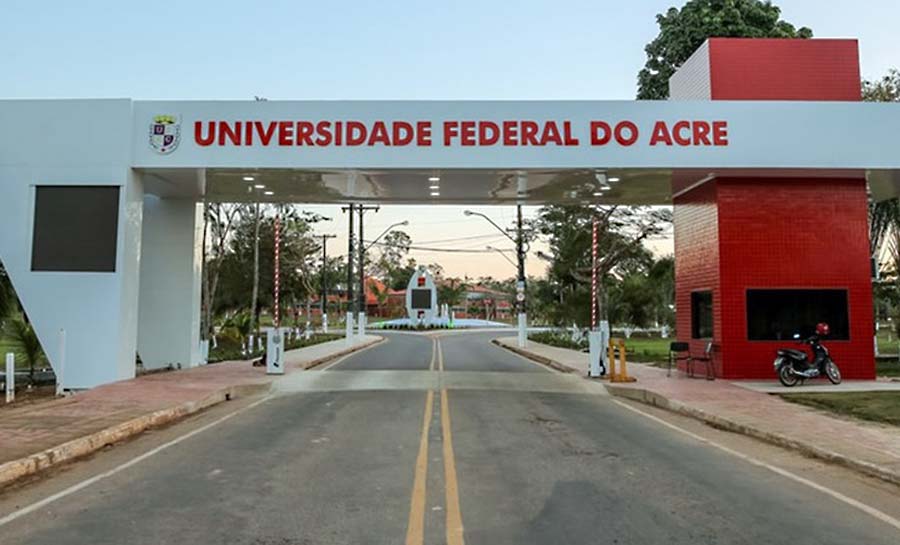 Ufac inclui cargo de assistente administrativo a concurso público com salário de R$ 2,4 mil