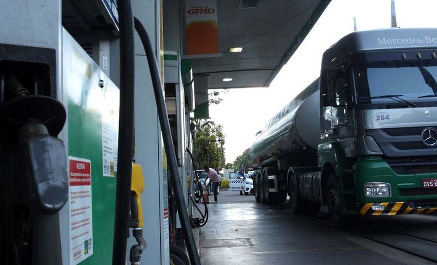 Governadores propõem ICMS de R$ 0,999 por litro do diesel