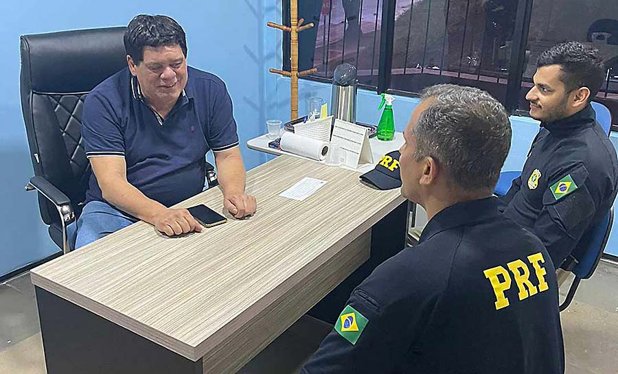 Flaviano Melo recebe agentes da PRF que pedem apoio para reestruturação da carreira da categoria