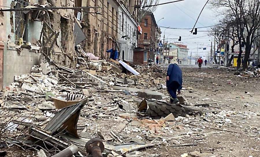 Centro de ajuda humanitária na região de Donetsk é bombardeado