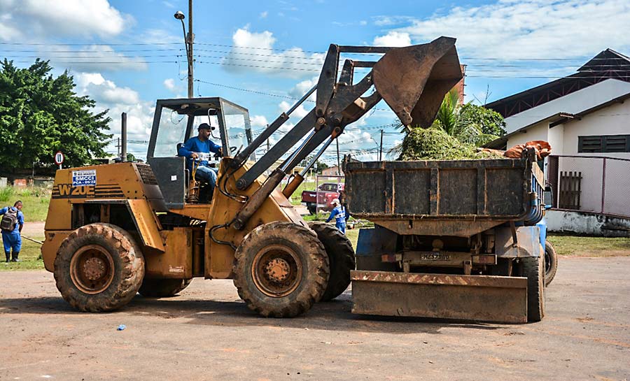 Prefeitura de Rio Branco trabalha simultaneamente em 22 pontos da cidade com serviços de limpeza e urbanização