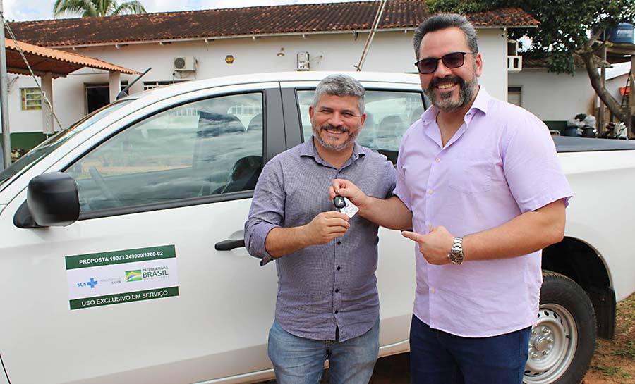 Alan Rick entrega caminhonete para ações de saúde em Epitaciolândia e anuncia novos investimentos para o Alto Acre