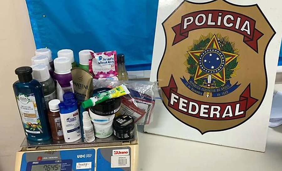 Estrangeiro é preso com mais de 7 kg de cocaína dentro de embalagens de produtos de higiene no AC