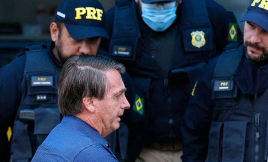 Bolsonaro busca reverter crise com PF após pressão salarial