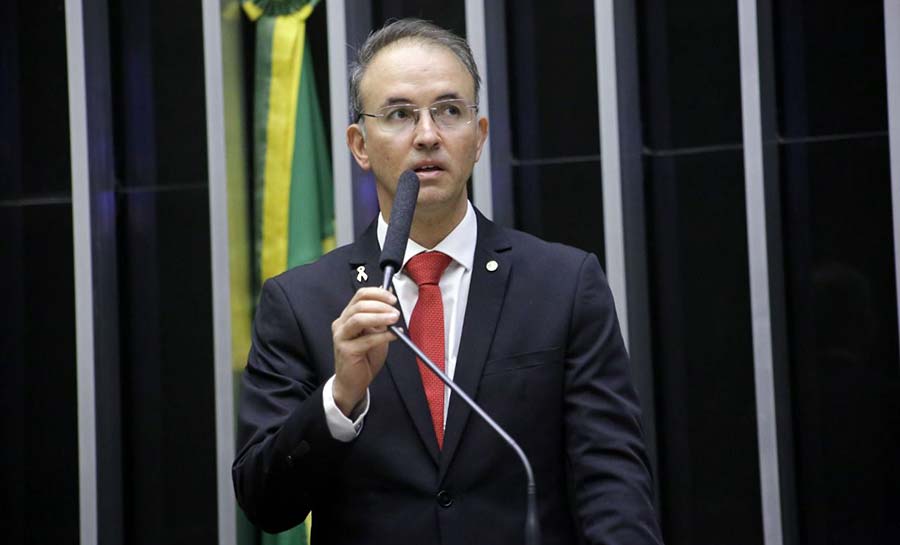 Leo de Brito propõe aumentar pena para invasão e exploração de terras indígenas