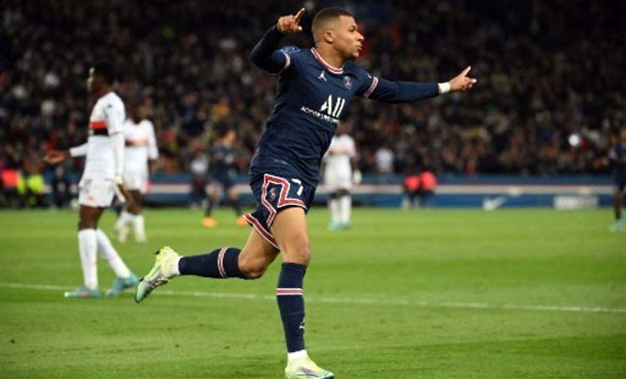 Família de Mbappé tem reunião com PSG e encontro marcado com Real Madrid por futuro do astro