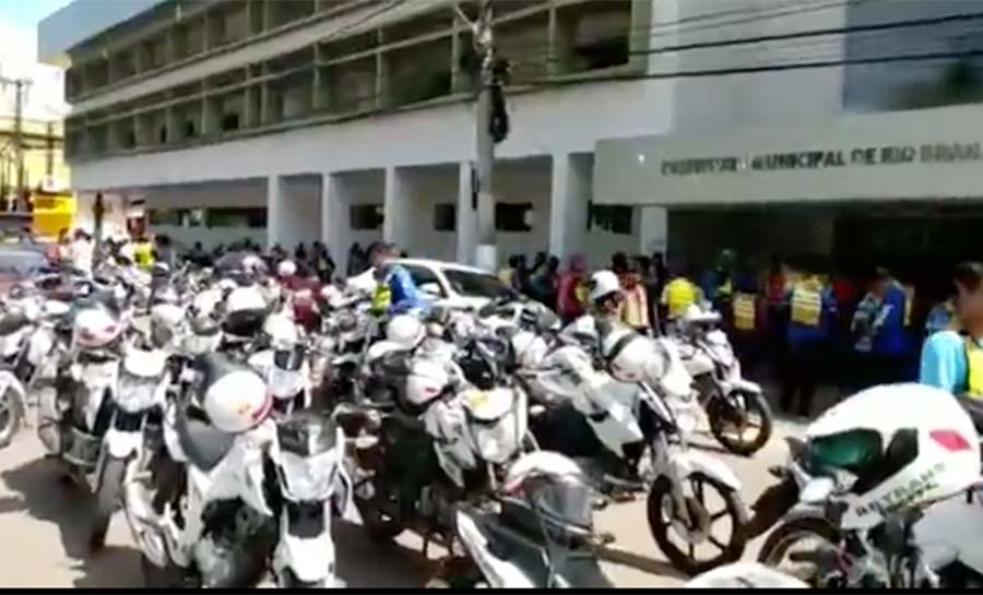 Após protesto de mototaxistas, fiscalização contra transporte clandestino deve ser reforçada em Rio Branco