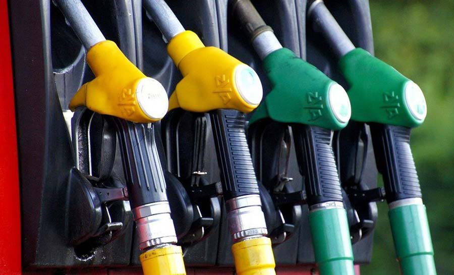 Gasolina ultrapassa R$ 8 em 12 municípios do RJ, diz ANP