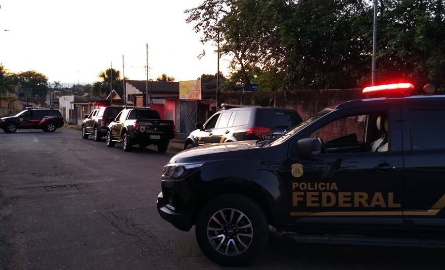 PF faz operação contra roubos a carteiros dos Correios em Rio Branco; seis mandados são cumpridos