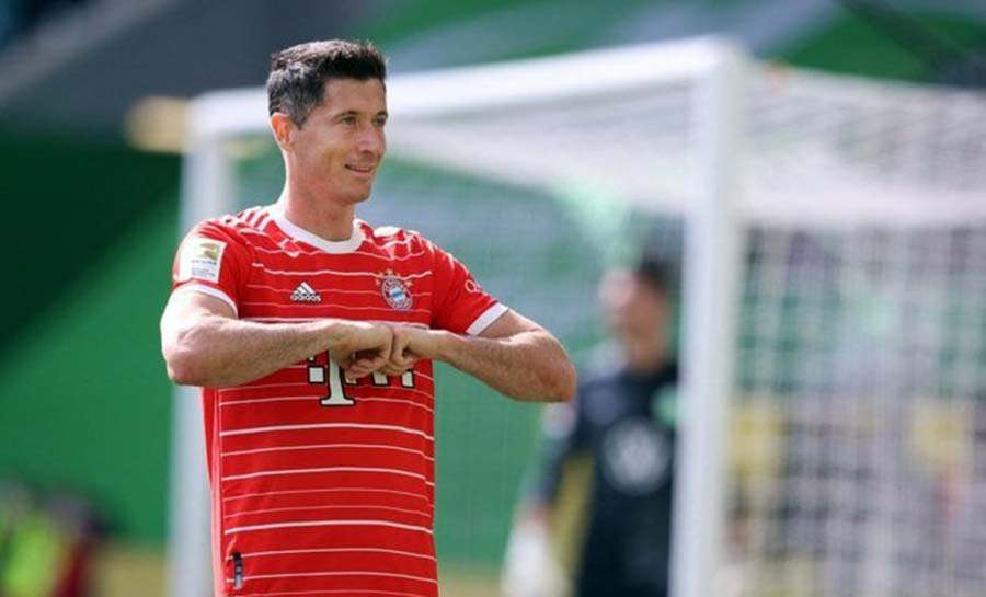 Diretor do Bayern de Munique diz que Lewandowski pediu para deixar o clube