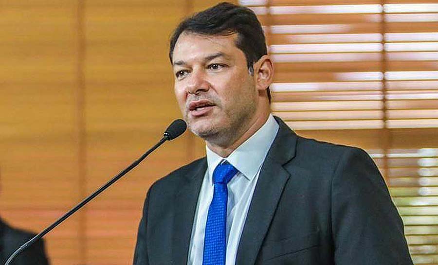 Roberto Duarte protocola PL que prevê isenção de ICMS para energia solar