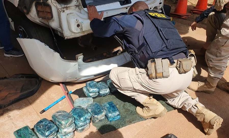 Homem que transportava mais de 43 quilos de droga em rodovia do Acre é preso