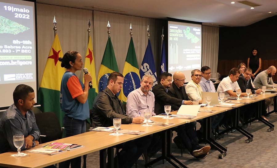 Evento reúne produtores e técnicos para discutir Indicação Geográfica da farinha de Cruzeiro do Sul e açaí de Feijó