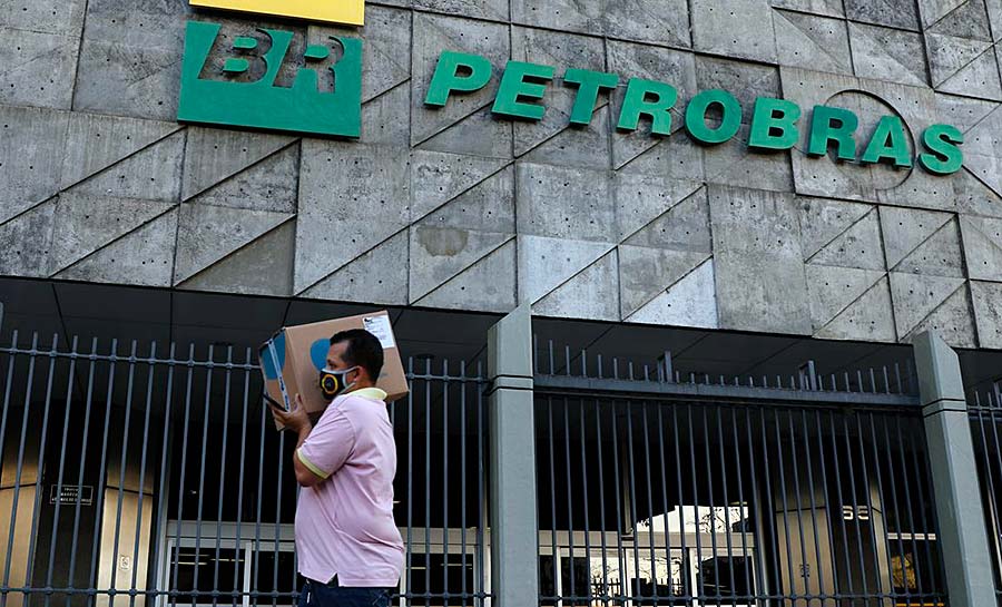 Petrobras conclui teste de produção de querosene de conteúdo renovável