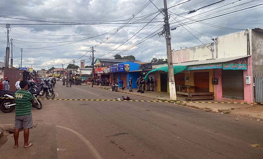 Dupla assalta lanchonete em Rio Branco e acaba morta por policial à paisana que estava no local