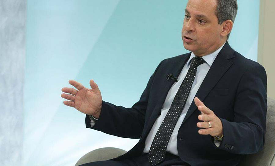 Presidente da Petrobras anuncia renúncia após pressão do governo
