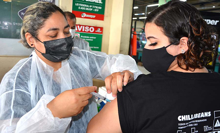 Prefeitura de Rio Branco disponibiliza 4ª dose da vacina contra covid-19 para maiores de 40 anos