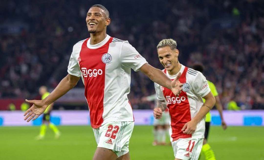 Borussia Dortmund fecha a contratação de atacante do Ajax por mais de R$ 180 milhões