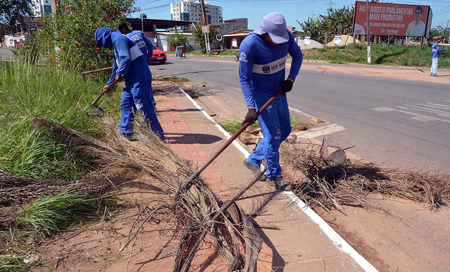 Prefeitura de Rio Branco segue com cronograma de limpeza nos bairros da capital