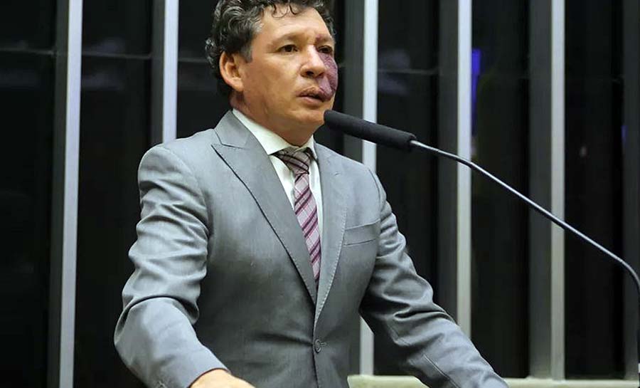 PT tenta derrubar decreto de Bolsonaro sobre impactos eleitorais