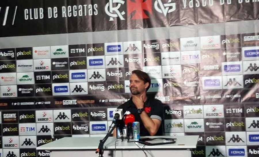 Maurício Souza admite jogo pobre do Vasco: ‘Temos que evoluir nessa questão da posse de bola’