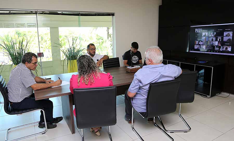 Prefeito de Rio Branco participa de videoconferência com Ministério do Trabalho para alinhar auxílio a taxistas