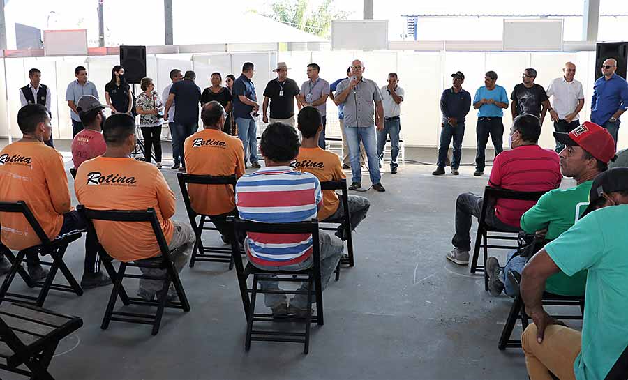 Presidente da FIEAC participa de café da manhã com trabalhadores da Expoacre