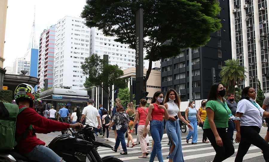 Taxa de desemprego cai para 9,3% no segundo trimestre