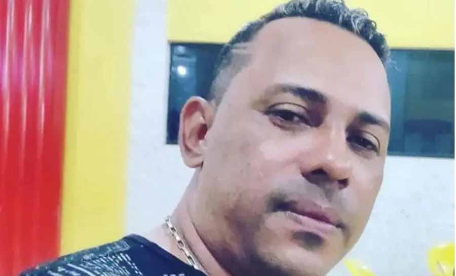 Mototaxista é encontrado morto com tiros na cabeça e facadas no Segundo Distrito de Rio Branco
