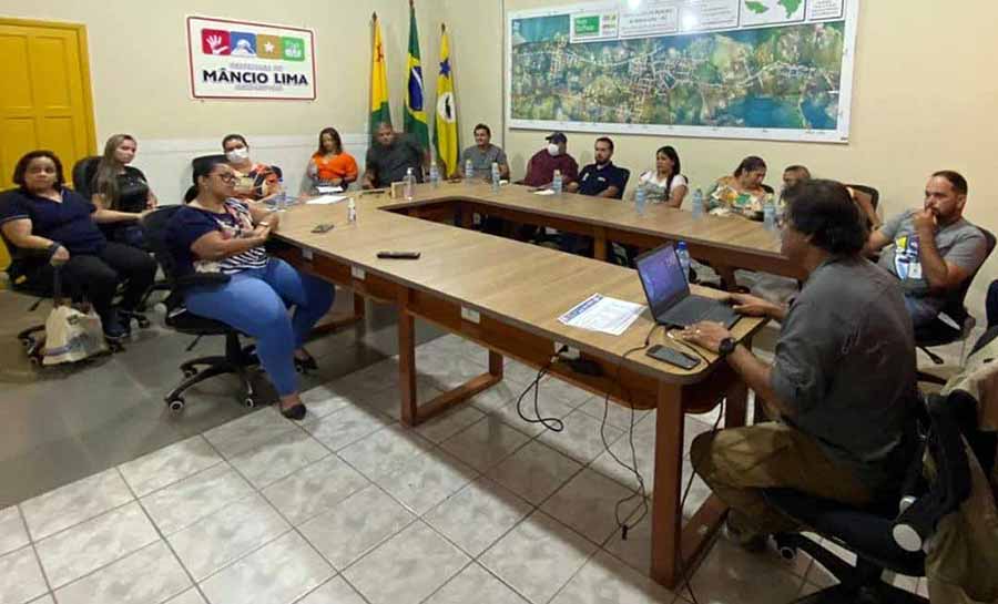 Funtac, Prefeitura de Mâncio Lima, Sebrae e cooperados firmam parceria para o fortalecimento das cadeias produtivas