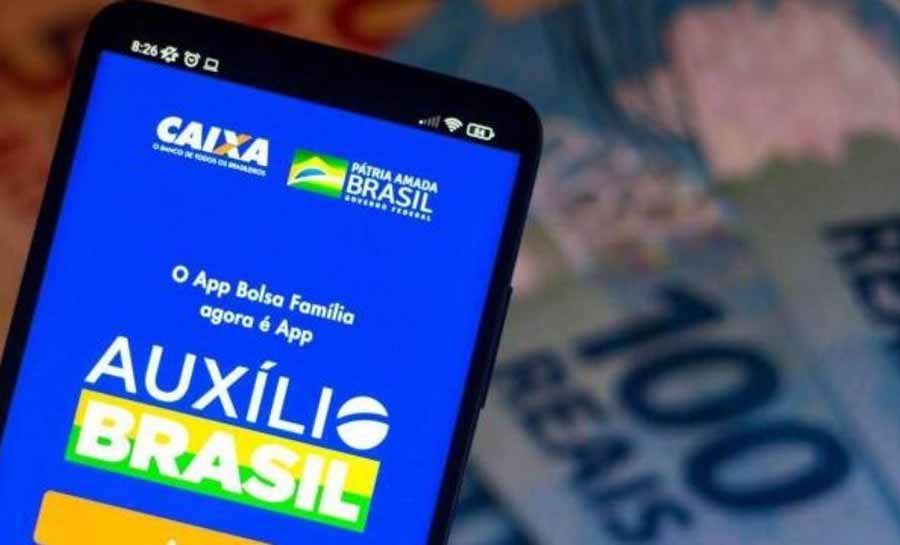 Com movimento tranquilo, acreanos começam a receber parcela de R$ 600 do Auxílio Brasil