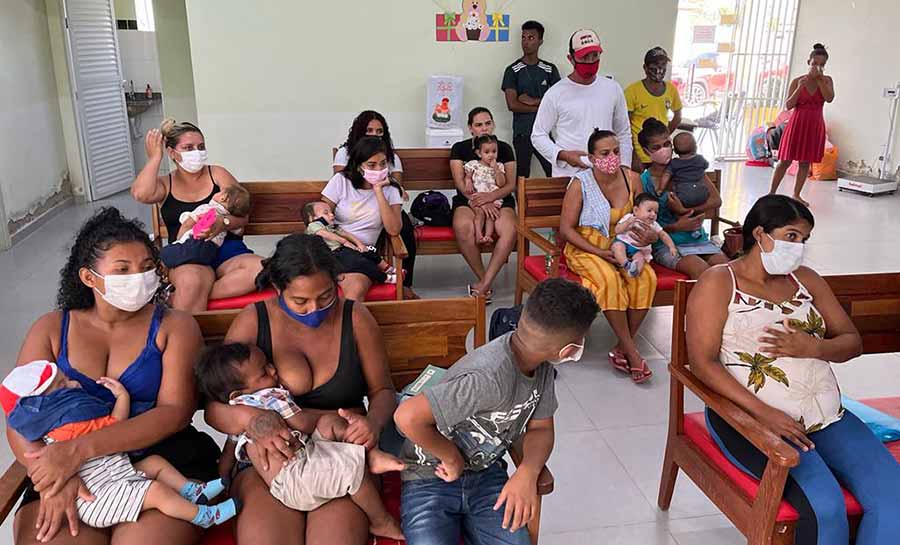 Prefeitura leva orientações sobre a importância do leite materno às mulheres das zonas rural e urbana de Rio Branco