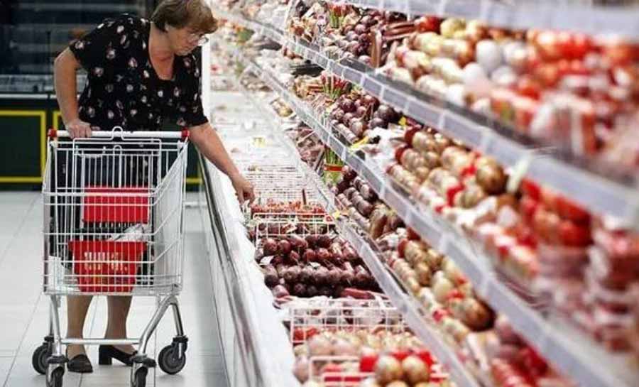 Alimentação deixou 18% dos brasileiros no vermelho, diz pesquisa