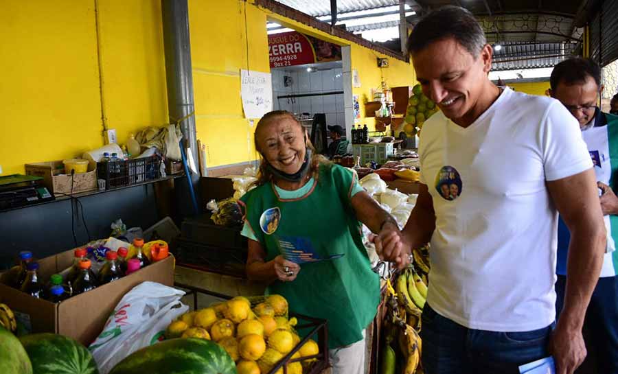 Marcio Bittar visita mercado que será reformado com emenda de R$ 20 milhões de sua autoria