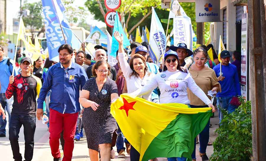 “As pessoas precisam saber que o nosso compromisso é olhar nos olhos delas e falar a verdade, vamos melhorar a vida dos acreanos!”, afirma Mara em agenda na Baixada