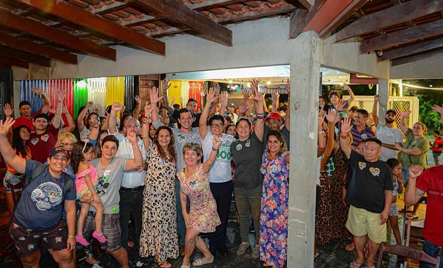 Dr. Thor Dantas e Jenilson Leite se reúnem com apoiadores no bairro da Base