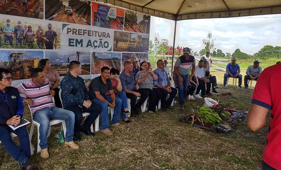 Dra. Vanda Milani prestigia I Feira do Agronegócio de Placido de Castro