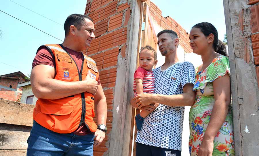 Prefeitura de Rio Branco ajuda famílias atingidas por forte ventania na capital