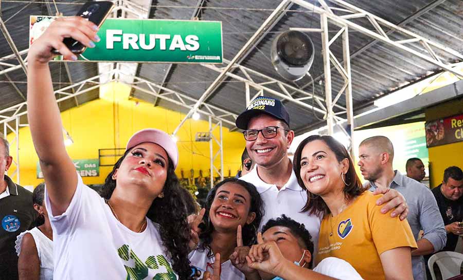 Gladson trouxe a vacina, imunizou o povo e reabriu o comércio, gerando emprego e renda