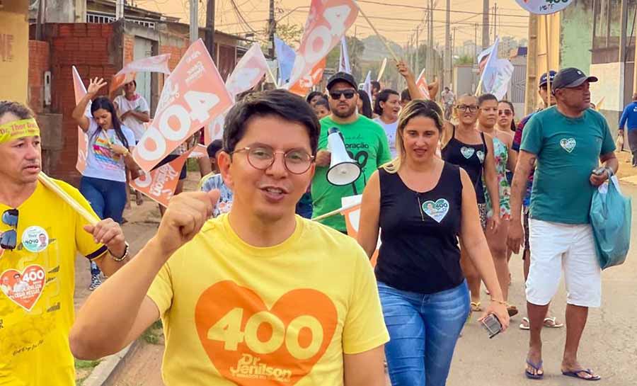 Acompanhado de apoiadores, candidato a senador Dr. Jenilson Leite visita bairros na Baixada da Sobral