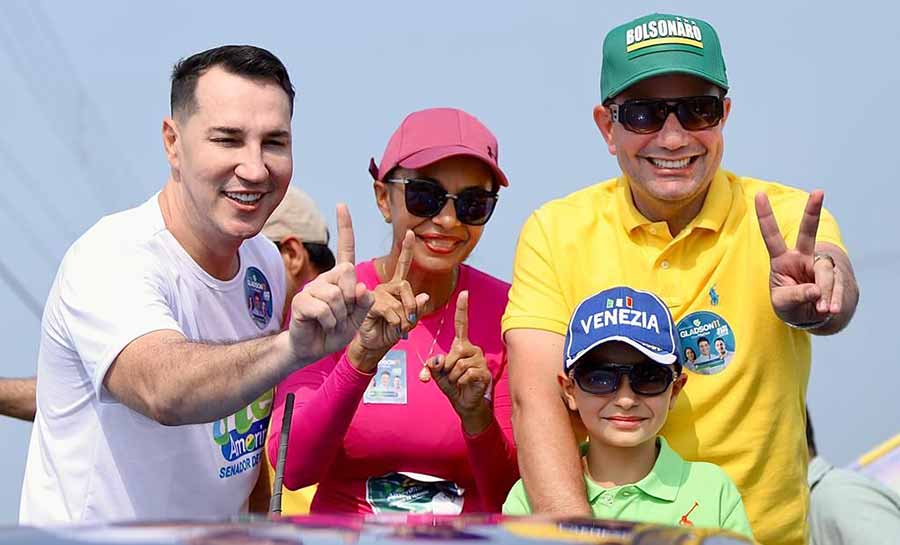 Amigos de Gladson fazem mega carreata em Cruzeiro do Sul