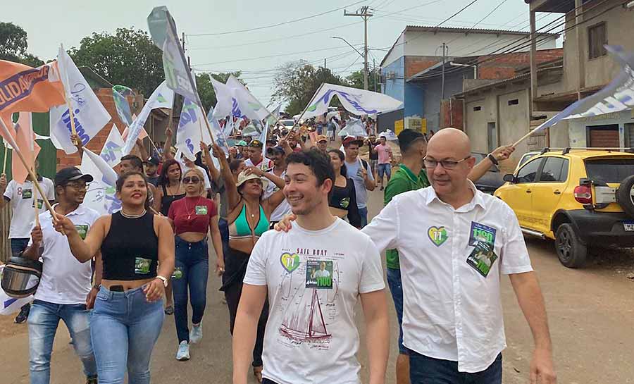 Em bandeiraço no São Francisco, José Adriano recebe carinho de centenas de apoiadores