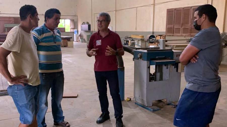 Em visita ao polo moveleiro de Cruzeiro do Sul, Jorge Viana garante investimentos para o setor