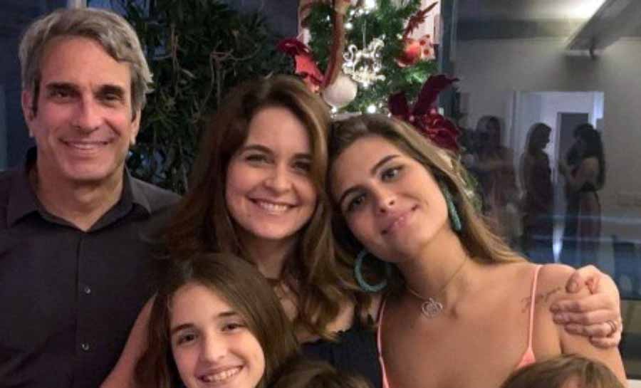 Cláudia Abreu se separa após 25 anos de casamento, diz colunista