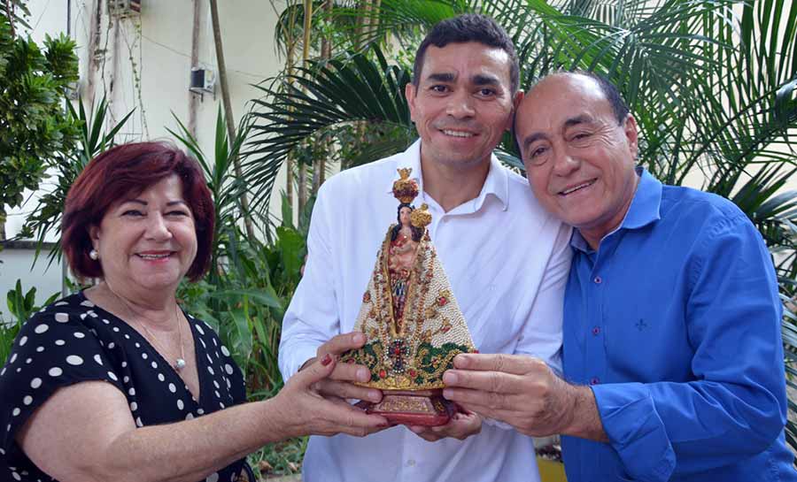 Prefeitura de Rio Branco recebe visita da imagem peregrina de Nossa Senhora de Nazaré